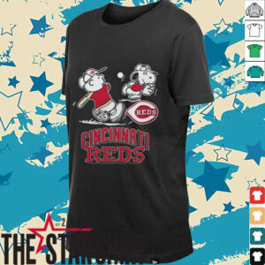 Cincinnati Reds Charlie Brown Snoopy Playing Baseball Shirt Black