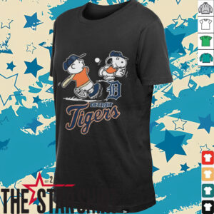 Detroit Tigers Charlie Brown Snoopy Playing Baseball Shirt Black
