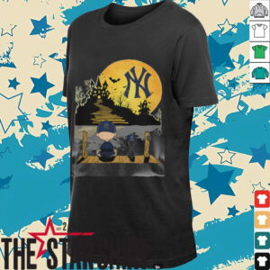 New York Yankees Snoopy And Charlie Brown Sit Under Moon...